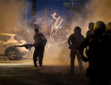 Την σύλληψη των ανδρών των ΜΑΤ που αποκάλεσαν τους Μακεδόνες «Βούλγαρους» διέταξε η εισαγγελέας